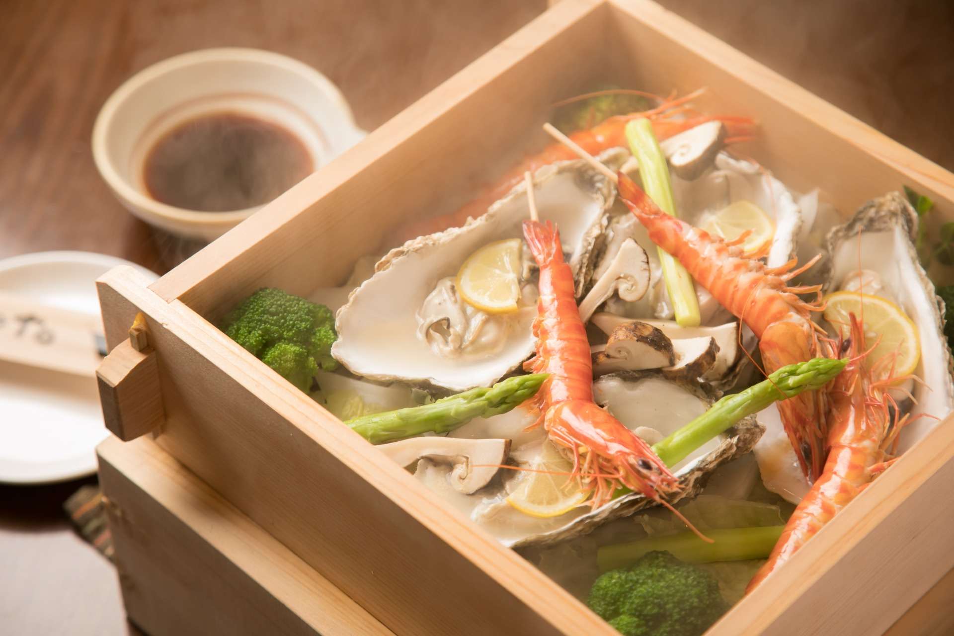 牡蠣と車海老のせいろ蒸し